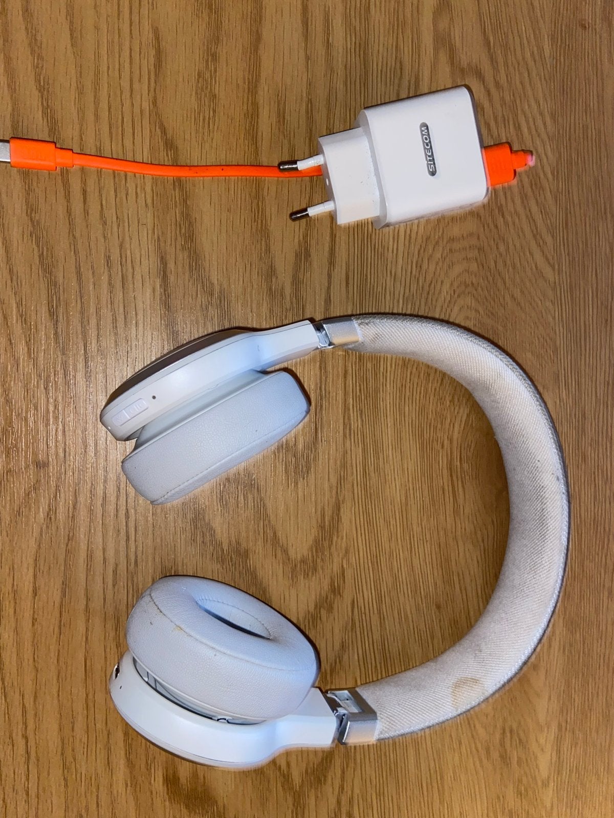 JBL koptelefoon Tune 670NC Draadloos Wit, Gebruikt, JBL, Bluetooth, On-ear