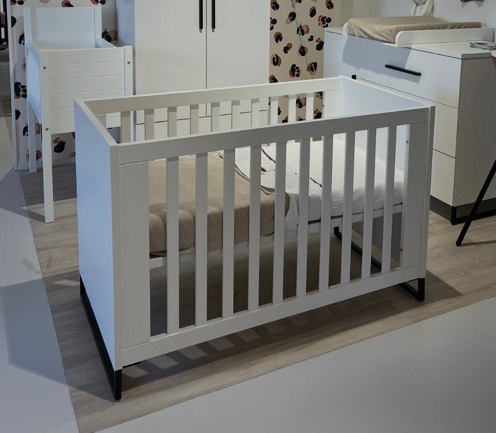 TWF Meegroeiledikant / Peuterbed 140x70 cm, Ophalen, 70 tot 85 cm, 140 tot 160 cm, Zo goed als nieuw