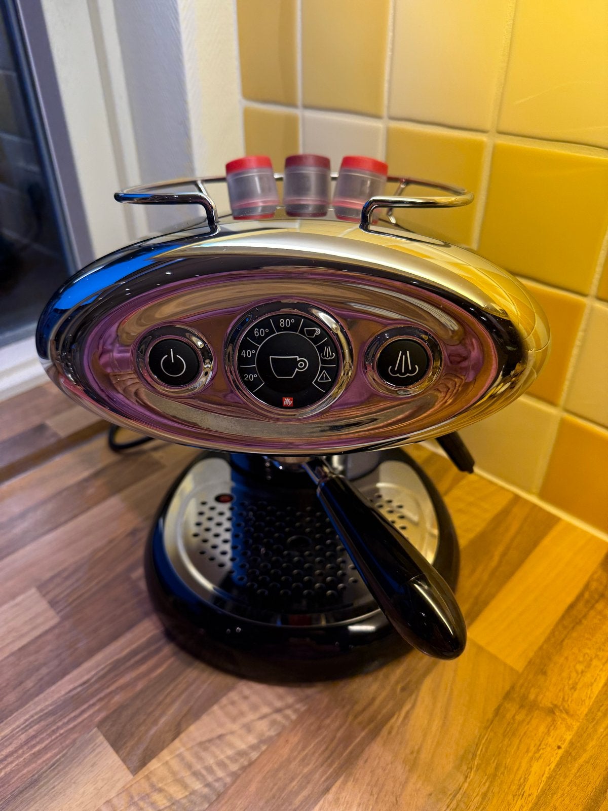Illy Francis Francis X7.1 Iperespresso Zwart, Koffiepads en cups, Espresso apparaat, Zo goed als nieuw, 1 kopje