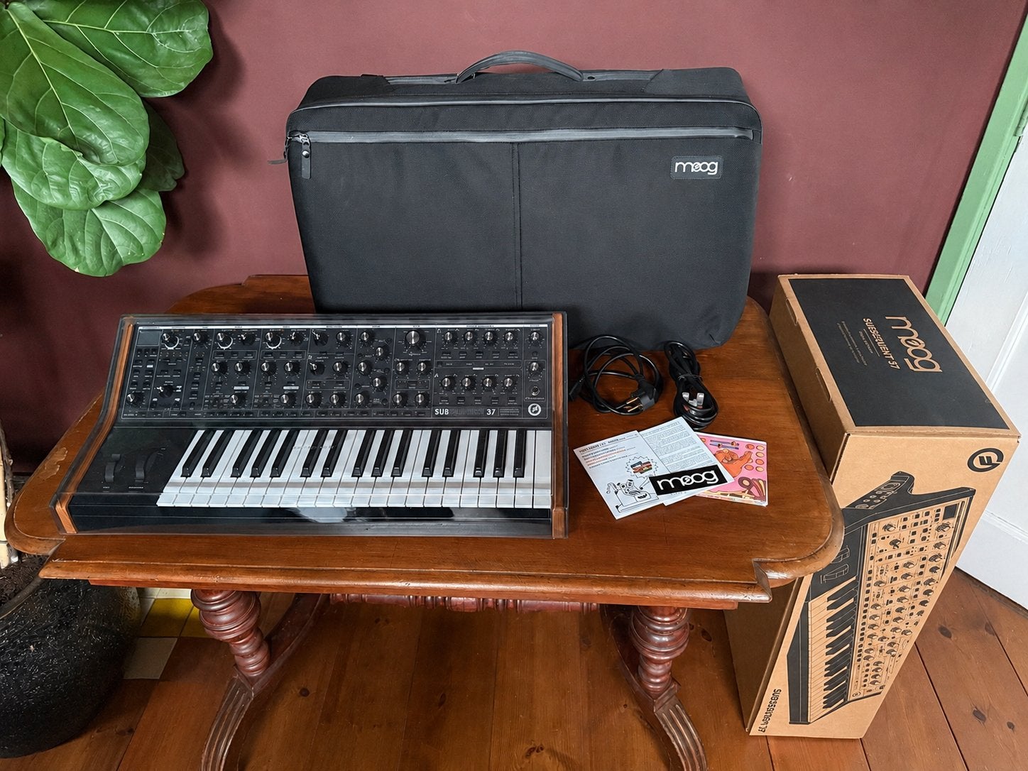 Moog Subsequent 37 synthesizer + SR series case + decksaver, Ophalen, Zo goed als nieuw, Overige aantallen, Overige merken