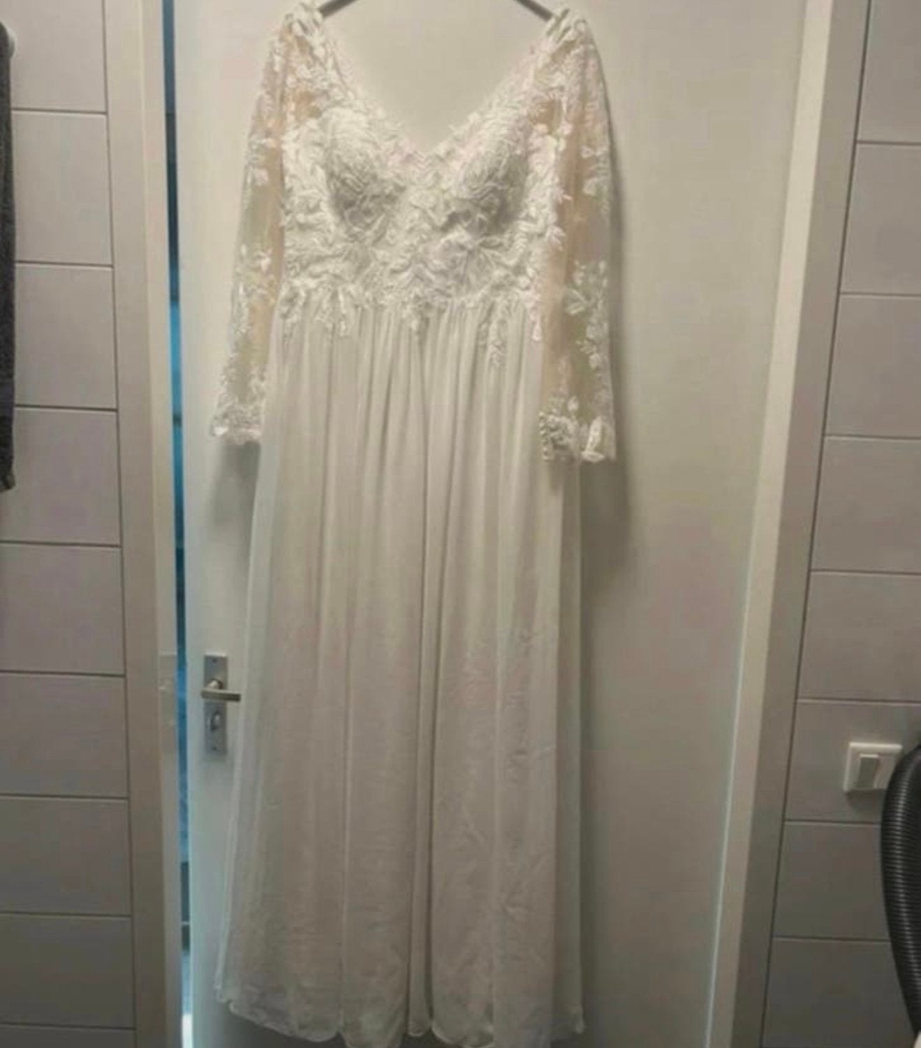 Nieuwe Heidi Hudson “Lily” trouwjurk – maat 18 ongedragen, Kleding | Dames, Trouwkleding en Trouwaccessoires, Ophalen, Zo goed als nieuw