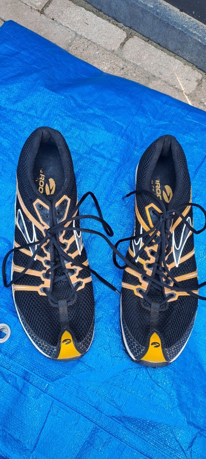 Brooks Spikes Hardloopschoenen - Zwart/Oranje, maat 43, Sport en Fitness, Loopsport en Atletiek, Overige merken, Gebruikt, Ophalen of Verzenden