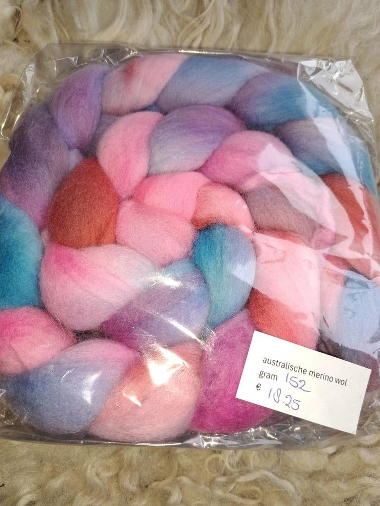 Geverfde lontwol merino spinnen vilten viltwol spinwol, Hobby en Vrije tijd, Nieuw, Ophalen of Verzenden, Lotjeswol, Spinwol