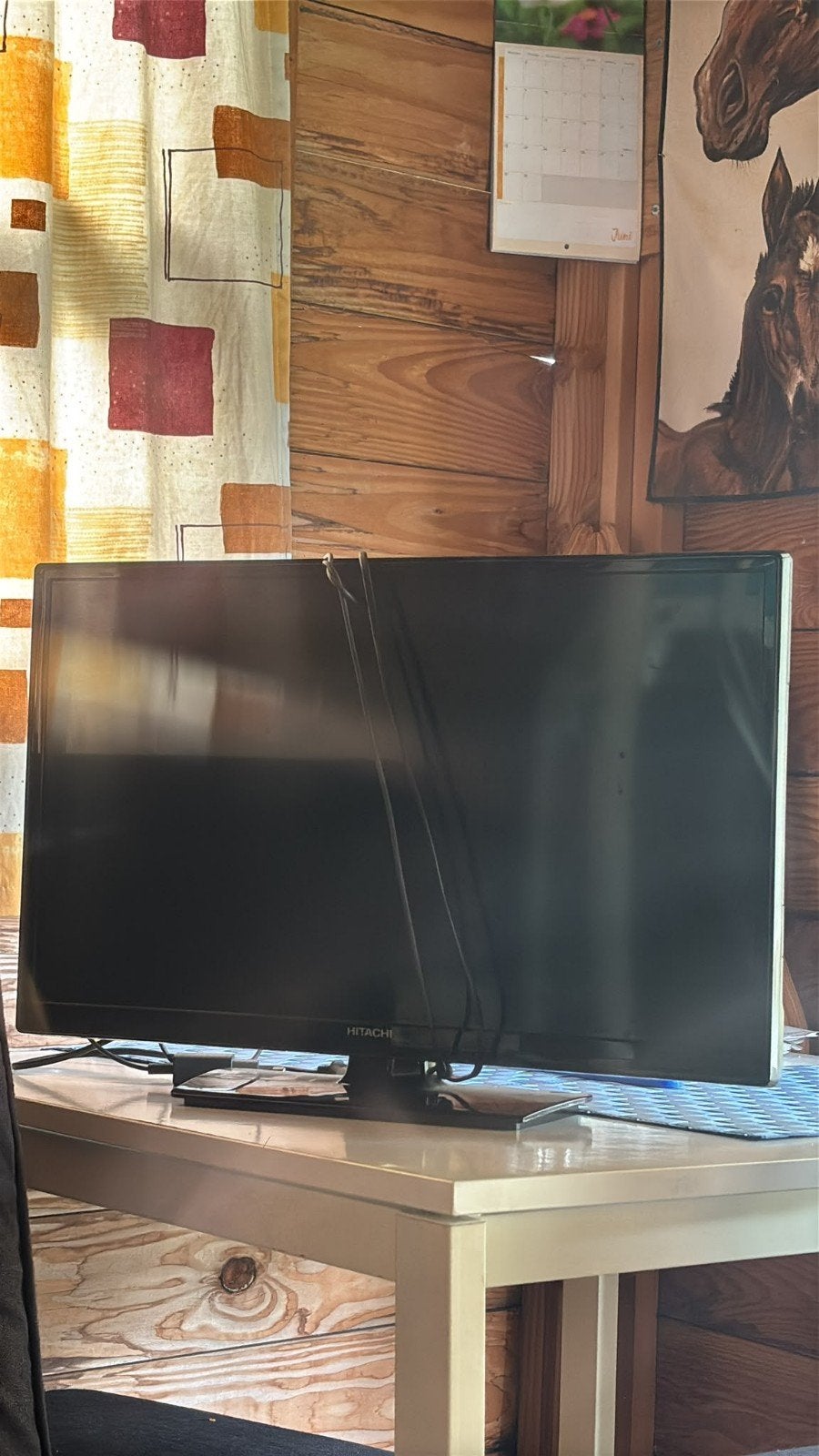 Hitachi tv 22 inch met Google Chromecast, Ophalen of Verzenden, Zo goed als nieuw, 50 Hz, Overige merken