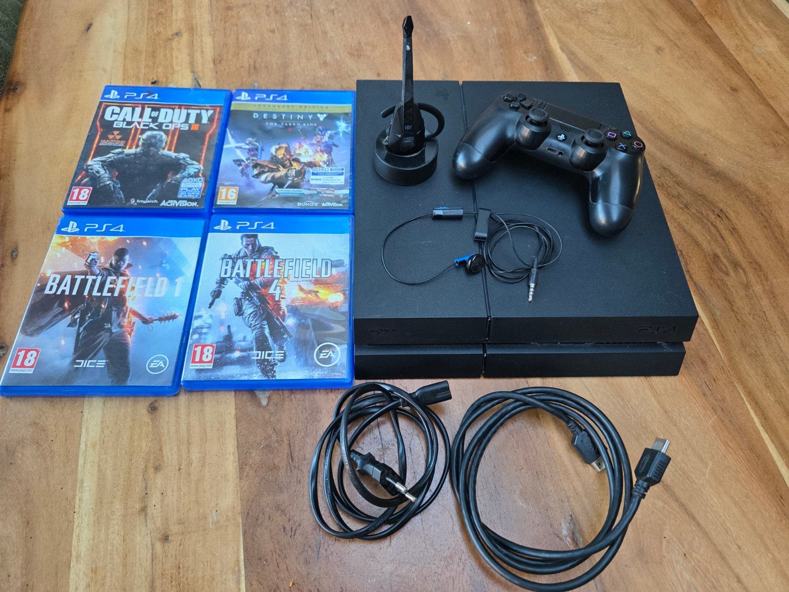 PlayStation 4 met games, controller en headsets, Spelcomputers en Games, Ophalen of Verzenden, Gebruikt, Zwart, Met games