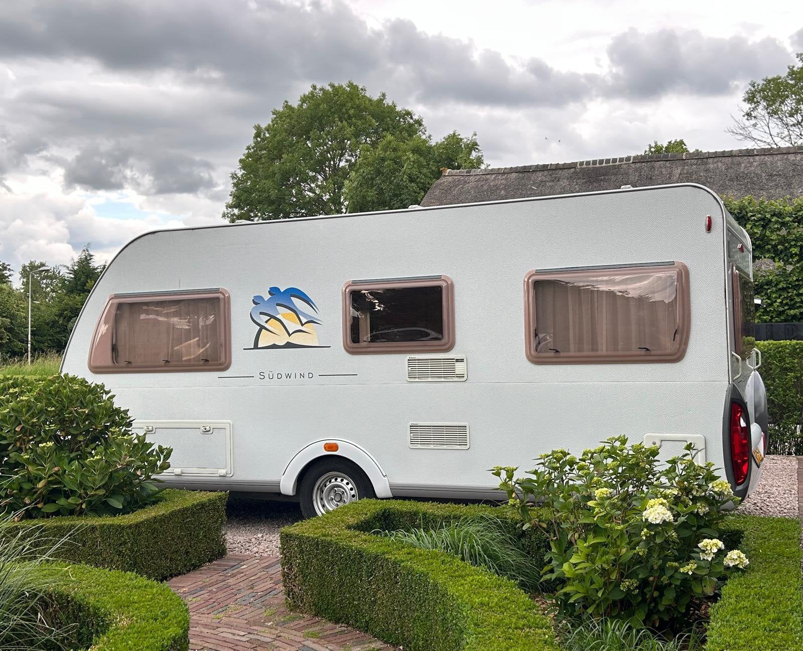 Knaus Südwind 500 FU, Caravans en Kamperen, Vast bed, Rondzit, Particulier, Stabilisator