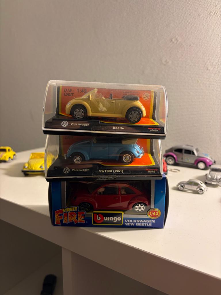 VW Modelauto Collectie 1:43 - Golf Cabrio & New Beetle, Ophalen of Verzenden, Nieuw