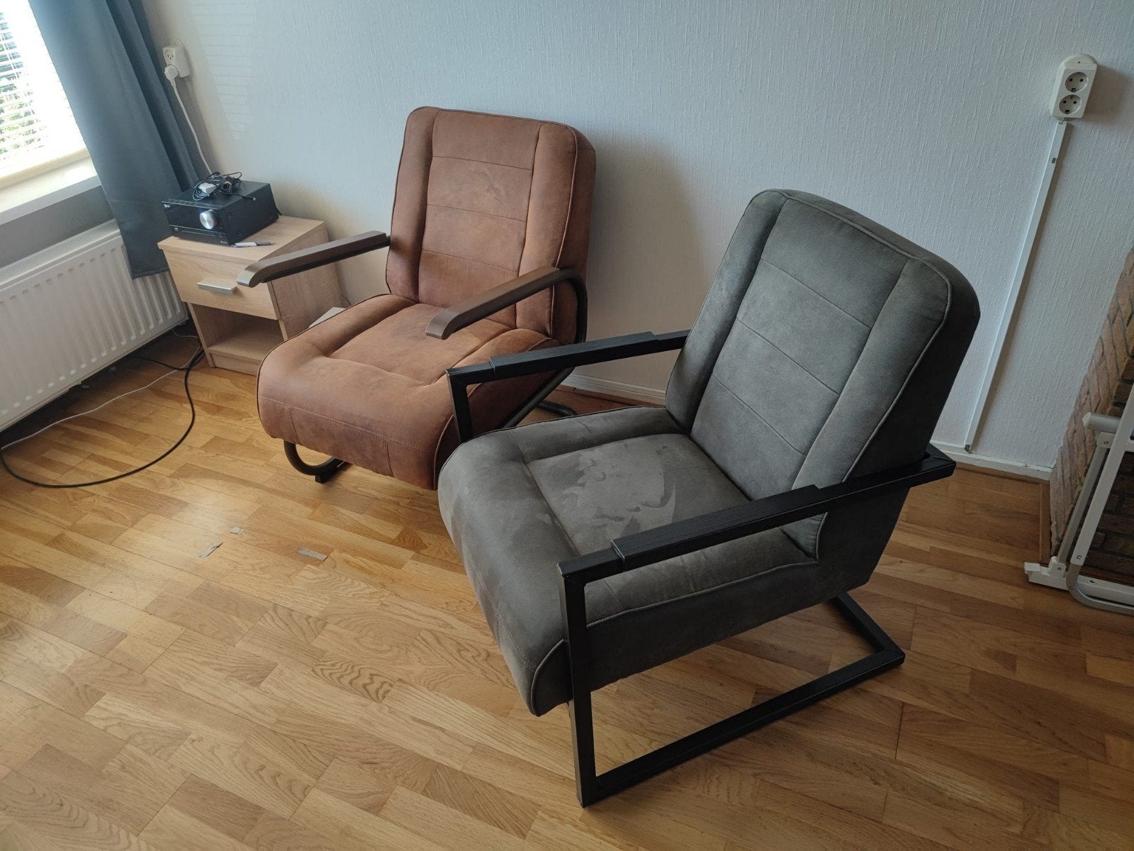Twee Pronto fauteuils als nieuw, Ophalen, Zo goed als nieuw, 50 tot 75 cm