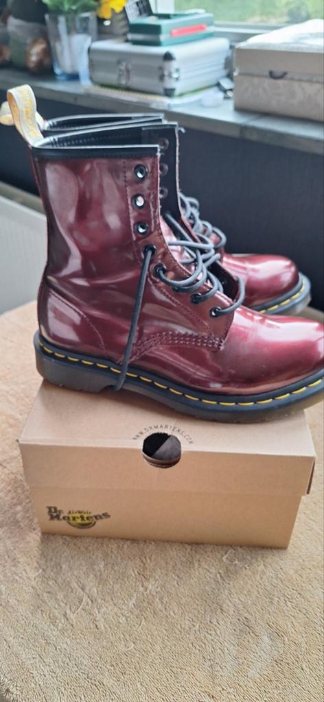 Dr. Martens 1460 Vegan Chrome Metallic Rood Maat 39, Lage of Enkellaarzen, Ophalen of Verzenden, Rood, Dr. Martens