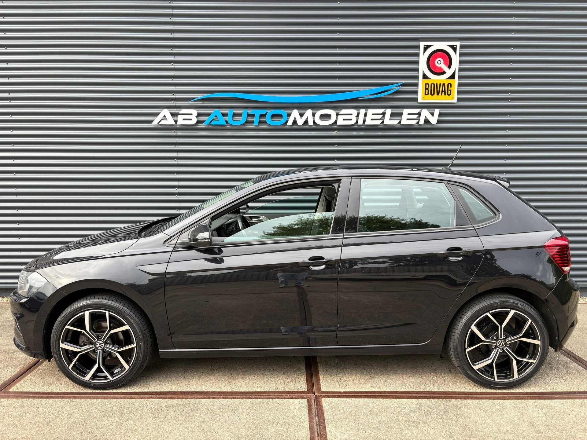 Volkswagen Polo 1.0 TSI Comfortline AUTOMAAT/ CARPLAY/ TREKH, Auto's, Dealer onderhouden, Gebruikt, Euro 6, 95 pk