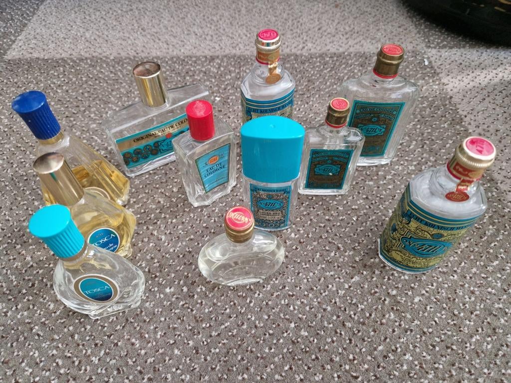 11 retro flesjes van 4711 en tosca, Verzamelen, Parfumverzamelingen, Ophalen of Verzenden, Miniatuur, Gevuld