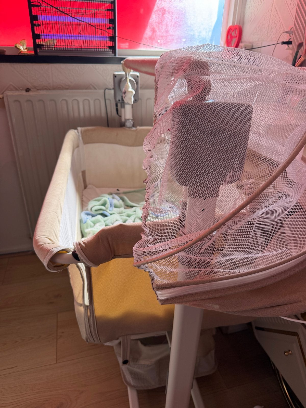 Elektrische co-sleeper/wieg met schommelfunctie en muziek, Kinderen en Baby's, Babywiegjes en Ledikanten, Ophalen of Verzenden