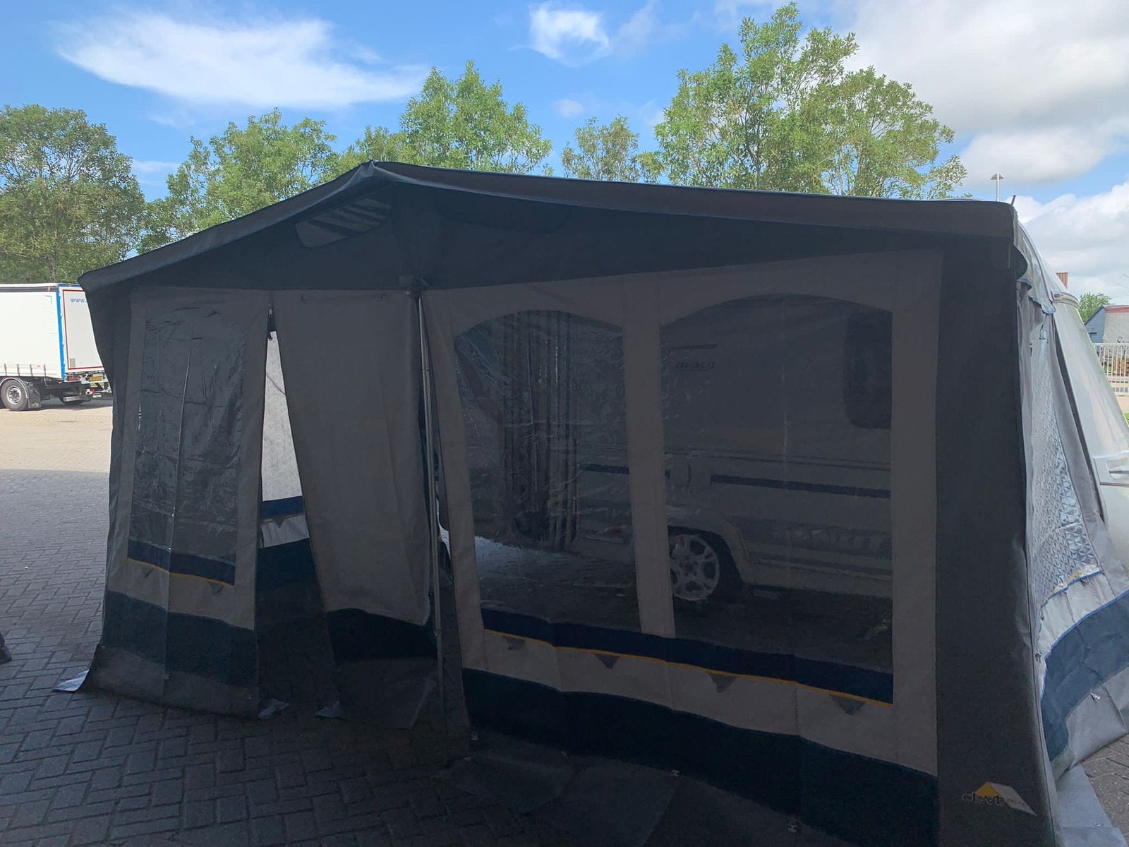 DWT zelt voortent, stevige kwaliteit, 390/400 lengte caravan, Caravans en Kamperen, Ophalen, Zo goed als nieuw, Tot en met 4
