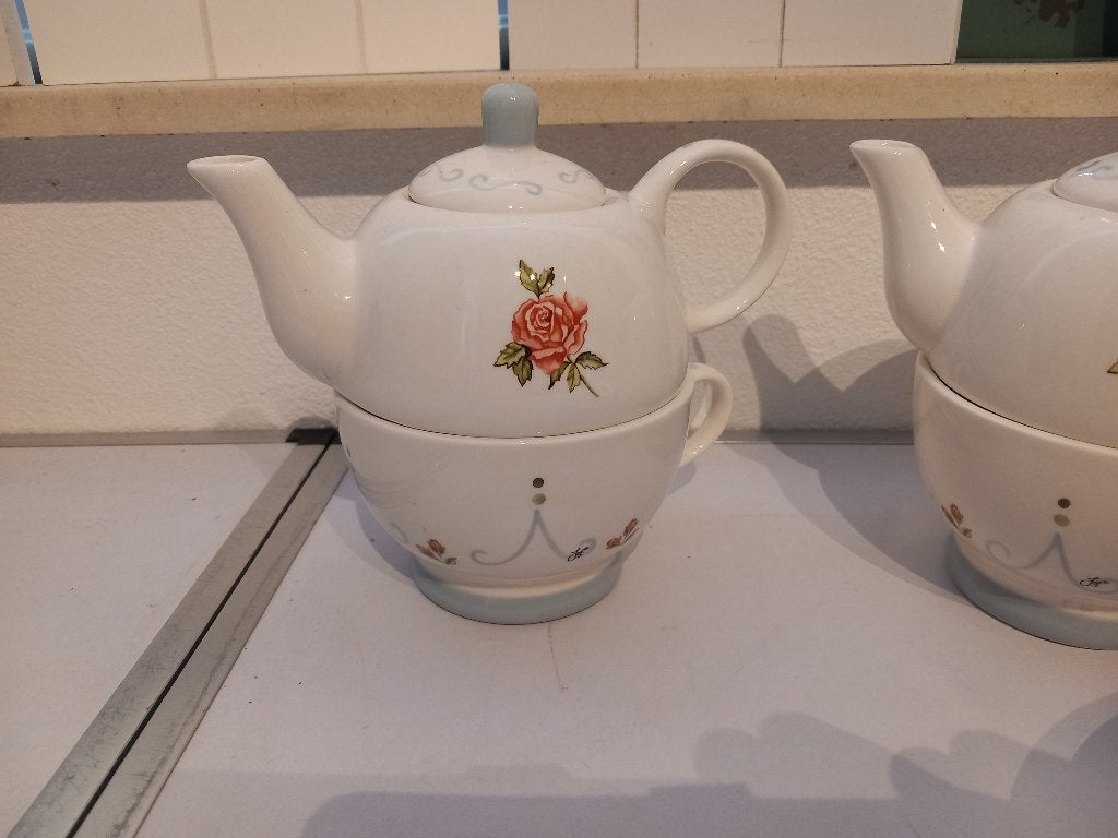 Jet en DE servies Noa Rose, Keramiek, Overige typen, Ophalen of Verzenden, Zo goed als nieuw