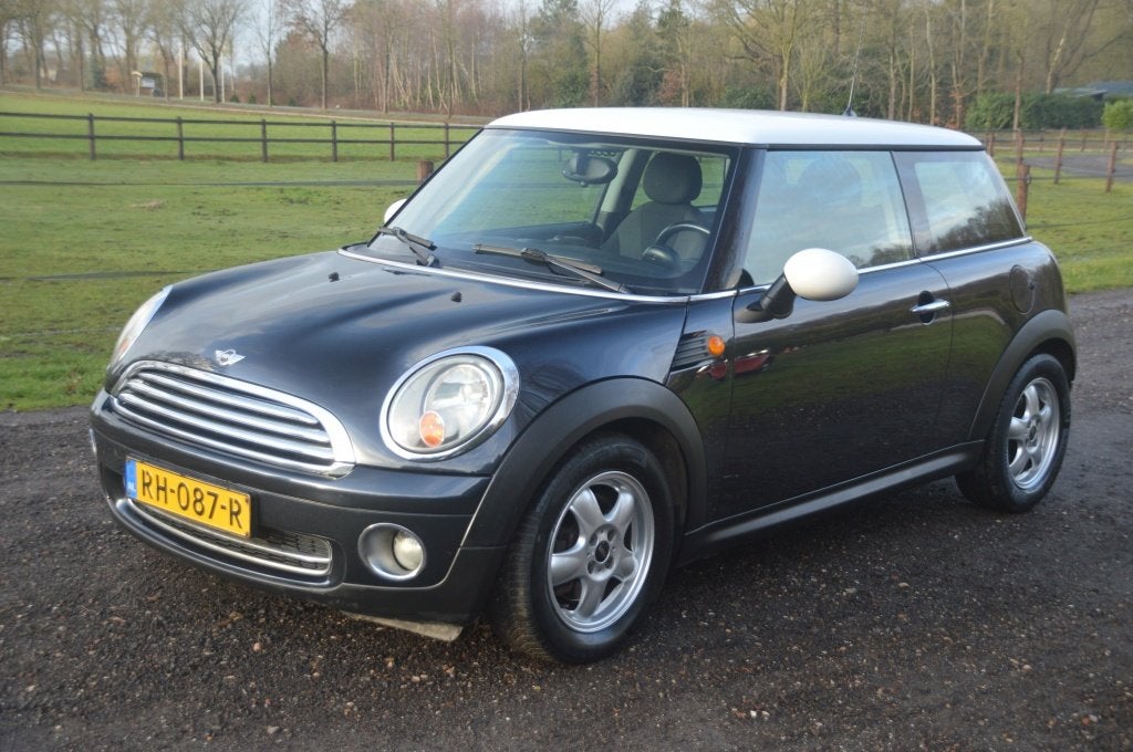 MINI Mini 1.6 Cooper Automaat Airco (bj 2008), Auto's, Gebruikt, 750 kg, 4 cilinders, 4 stoelen