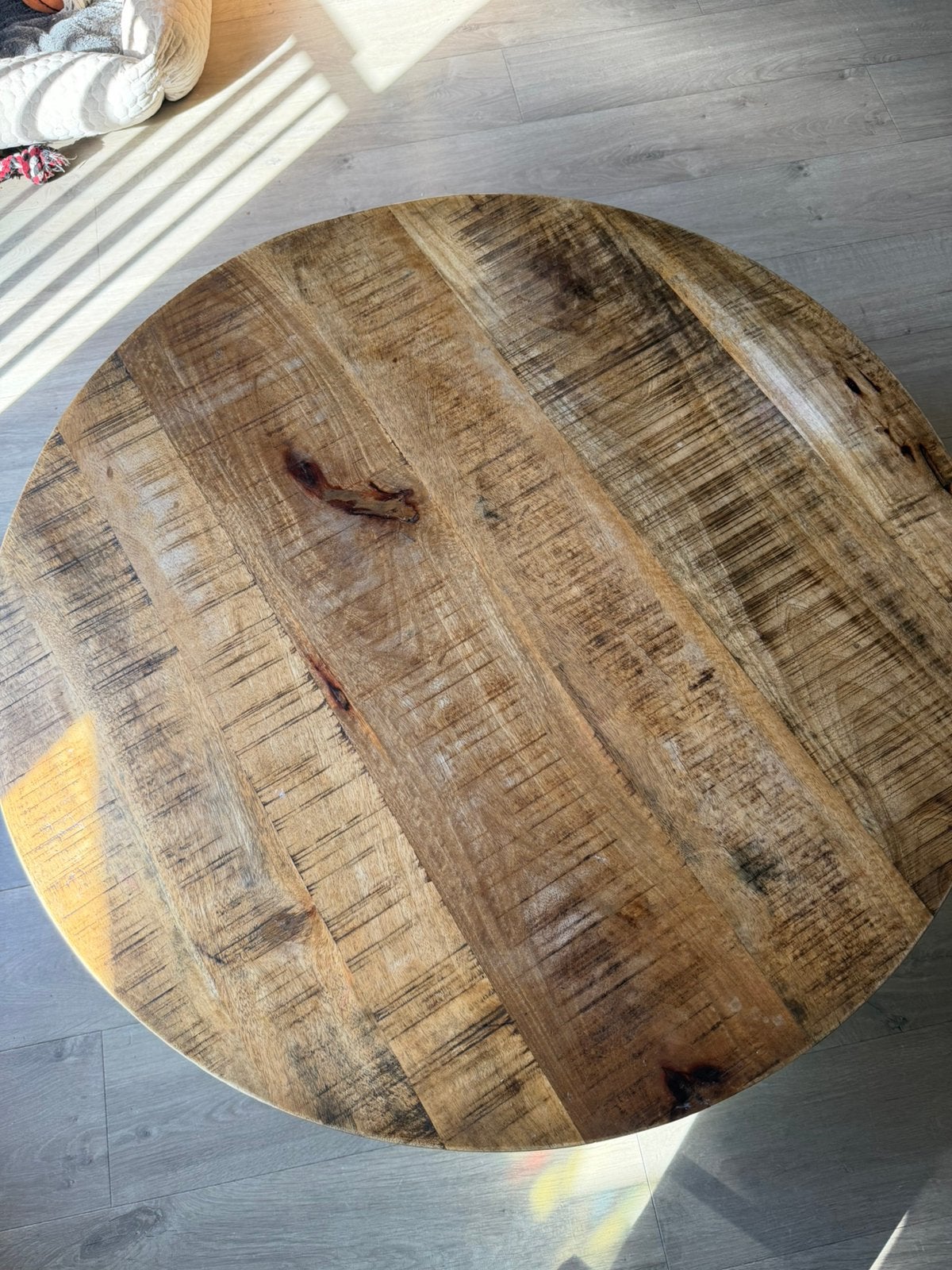 Ronde houten salontafel met zwart metalen onderstel, Ophalen, Zo goed als nieuw, Rond, 50 tot 100 cm