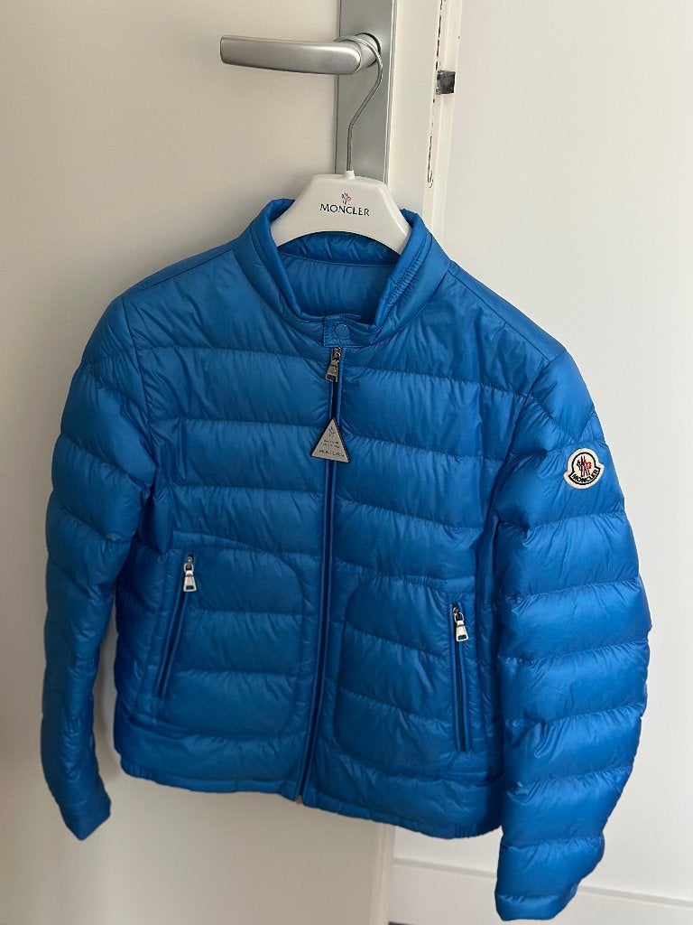 Moncler lichtgewicht donsjas, Kinderen en Baby's, Kinderkleding | Maat 152, Zo goed als nieuw, Jongen of Meisje, Jas, Ophalen of Verzenden