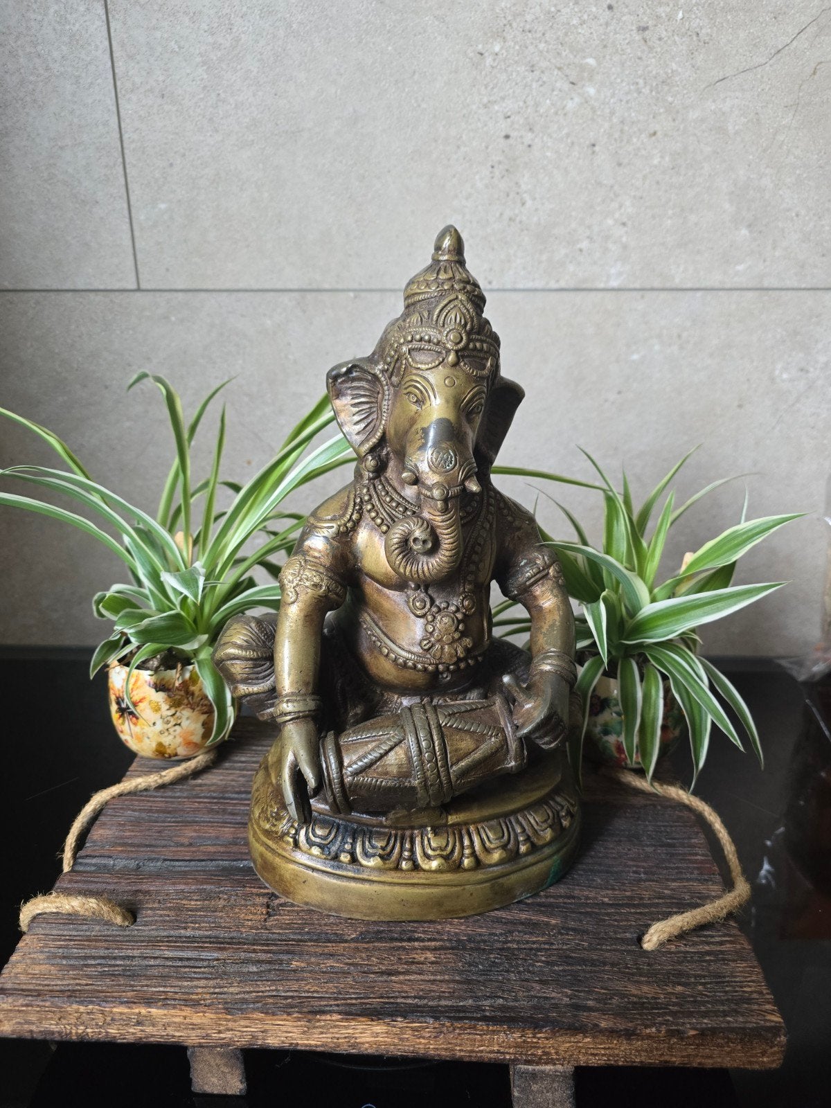 Gedetailleerd Bronzen Ganesha Beeld - 29 cm Hoog, Antiek en Kunst, Handgemaakt, Bruin, India, Ophalen of Verzenden