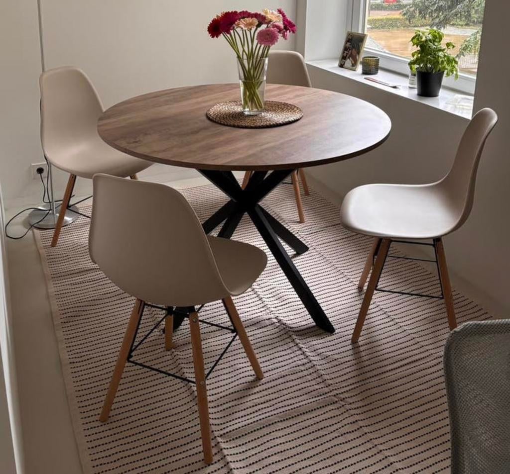 Eettafel met 4 stoelen - Ideaal voor kleine ruimtes, Huis en Inrichting, Tafels | Eettafels, Gebruikt, Vier personen, Rond, Overige houtsoorten