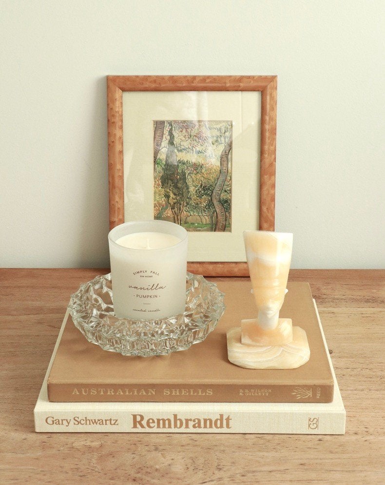 Onyx Nefertiti beeld, Rembrandt boek, Japandi, minimalist, Beige, Ophalen of Verzenden, Zo goed als nieuw, Natuurlijk materiaal