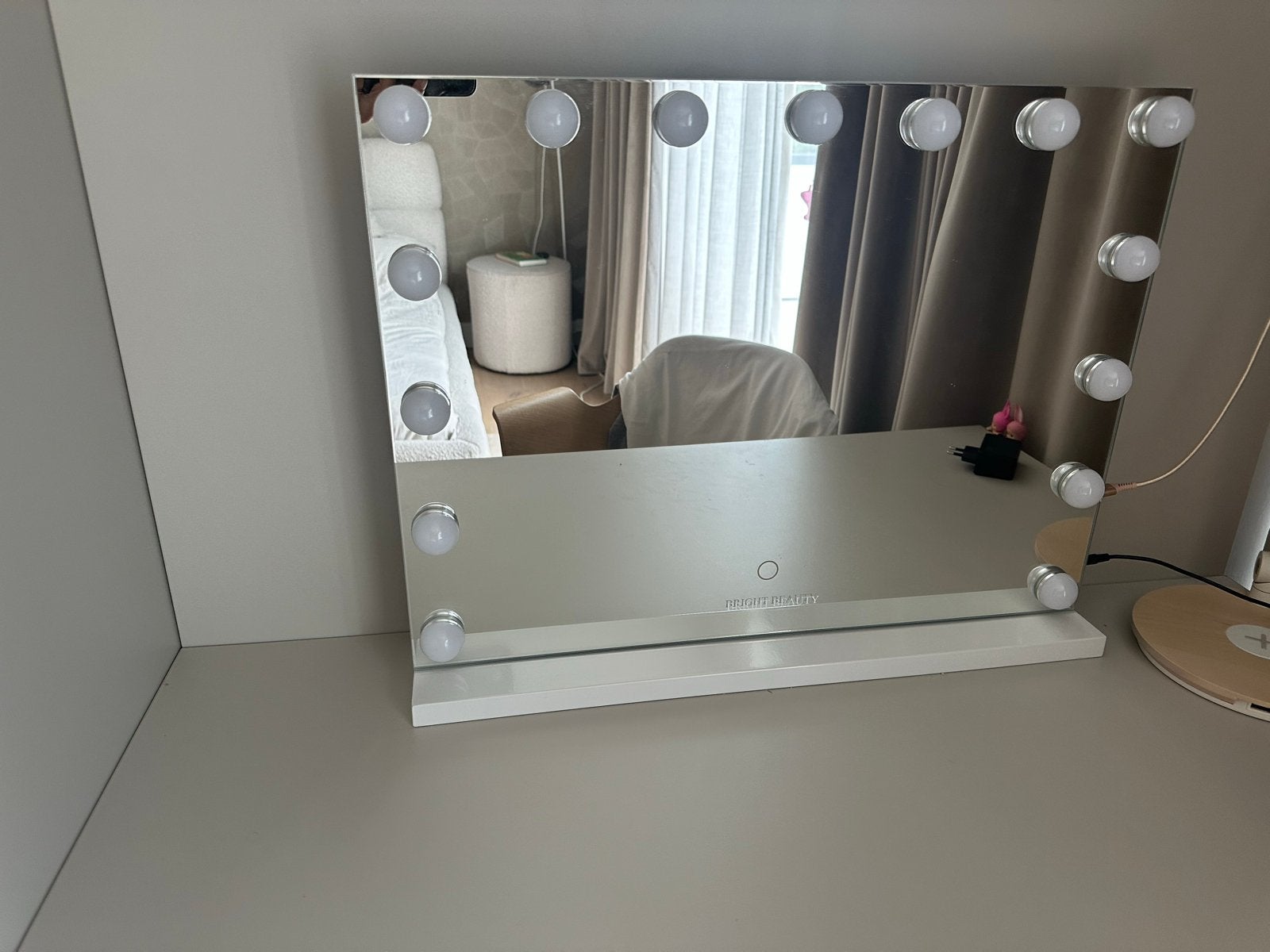 Make-up spiegel met dimbare LED verlichting en touchscreen, Huis en Inrichting, Ophalen, Zo goed als nieuw, Minder dan 100 cm