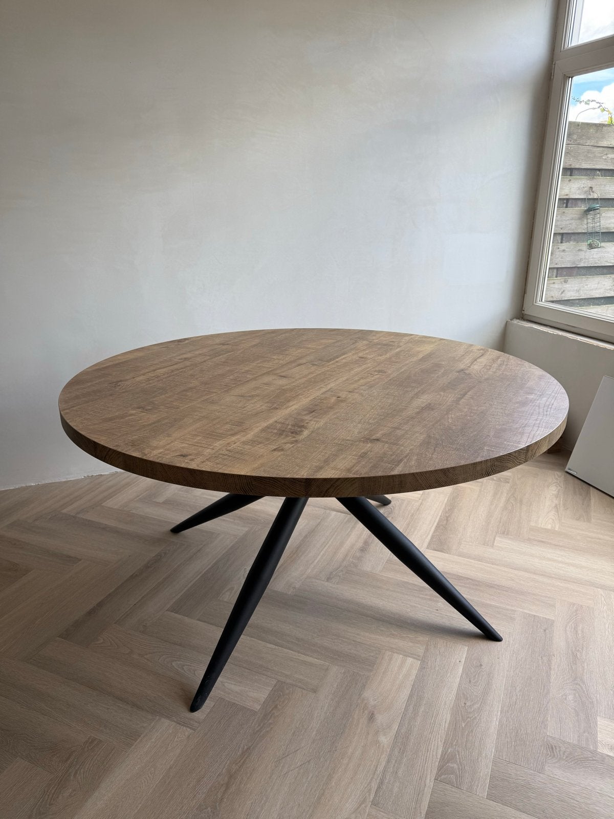 Ronde eettafel - mango blad, zwart onderstel, Ophalen, Kunststof, Rond, Zo goed als nieuw