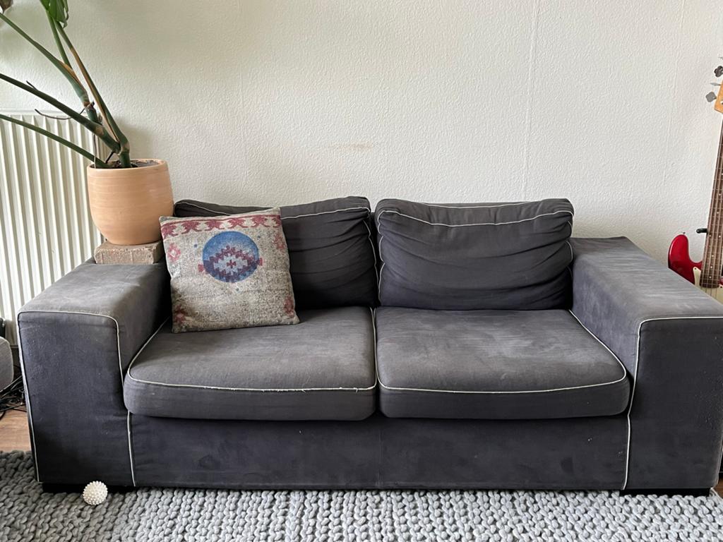 Comfortabele donkergrijze tweezitsbank L194 B92 H 52cm, Gebruikt, 150 tot 200 cm, Tweepersoons, 75 tot 100 cm
