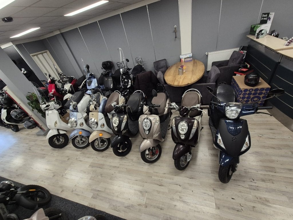 7 scooters buitenkansje Sym AGM La Souris, Fietsen en Brommers, Ophalen, Info@recycle-ride.nl, Gebruikt, Maximaal 45 km/u