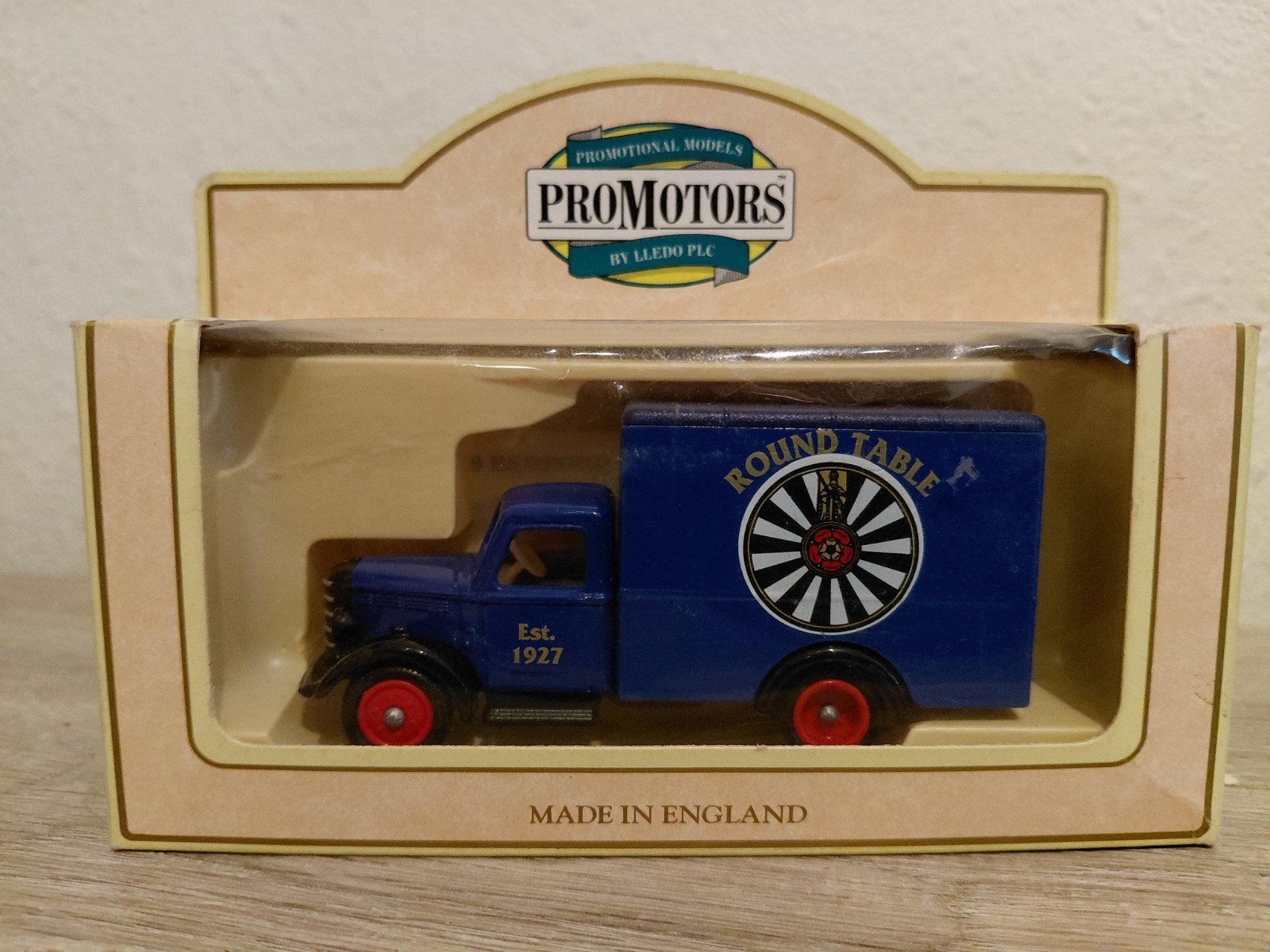 'Round Table' Bedford Truck, Hobby en Vrije tijd, Modelbouw | Auto's en Voertuigen, Overige merken, Verzenden, Groter dan 1:32