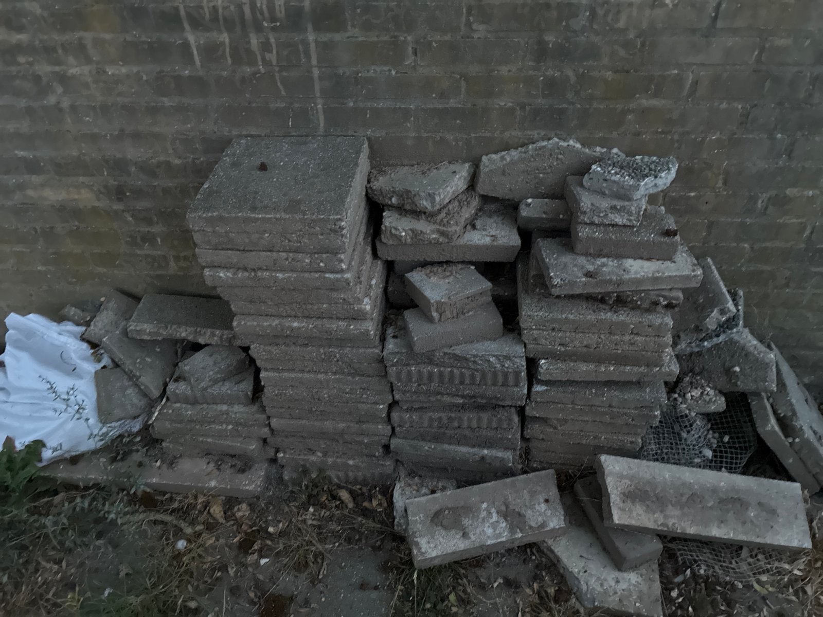 Gratis stoeptegels - Ideaal voor tuin of oprit, Gebruikt, Ophalen of Verzenden, 10 m² of meer, Beton