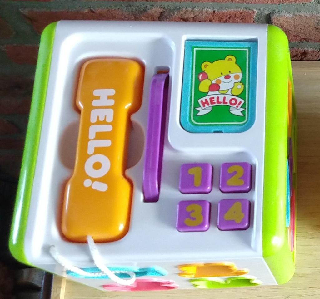 educatief speelgoed, activiteiten kubus Redbox, volgnr 1, Kinderen en Baby's, Ophalen of Verzenden, Zo goed als nieuw