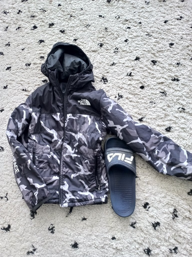 The North Face jongensjas camouflage – 5-8 jaar, Ophalen, Gebruikt, The North Face, Jongen of Meisje