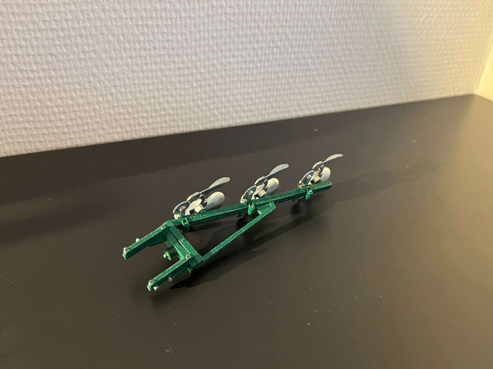 Ploeg Britains 1:32, Ophalen of Verzenden, Zo goed als nieuw, Tractor of Landbouw, Britains