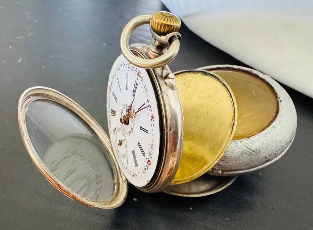 Antiek zilveren zakhorloge met gouden binnenkant, Sieraden, Tassen en Uiterlijk, Ophalen, Zilver, Overige merken