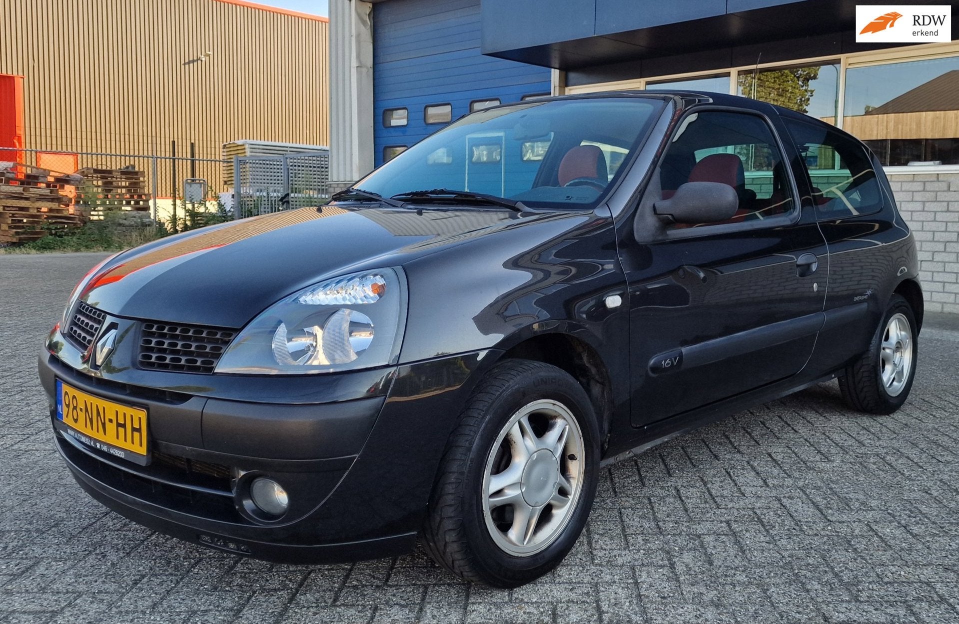 Renault Clio 1.2-16V Expression AIRCO WERKEND ELEC.PAKET, Gebruikt, 31 €/maand, 4 cilinders, Zwart