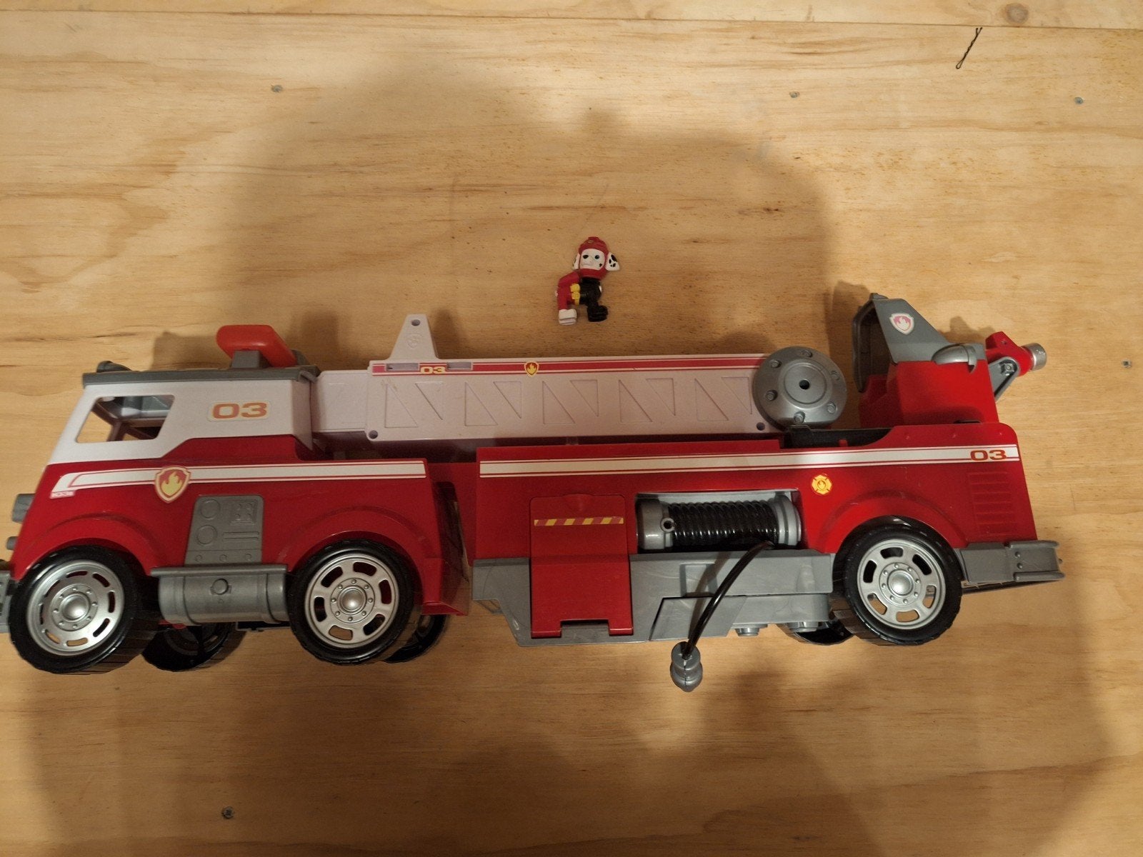 Paw Patrol Brandweerwagen met Marshall figuur, Ophalen