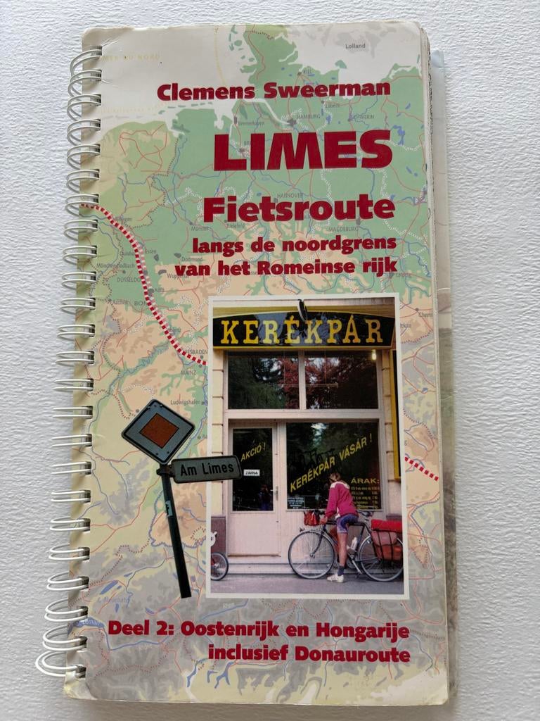 Limes Fietsroute Deel 2: Oostenrijk en Hongarije, Boeken, Fiets- of Wandelgids, Europa, Ophalen of Verzenden, Gelezen