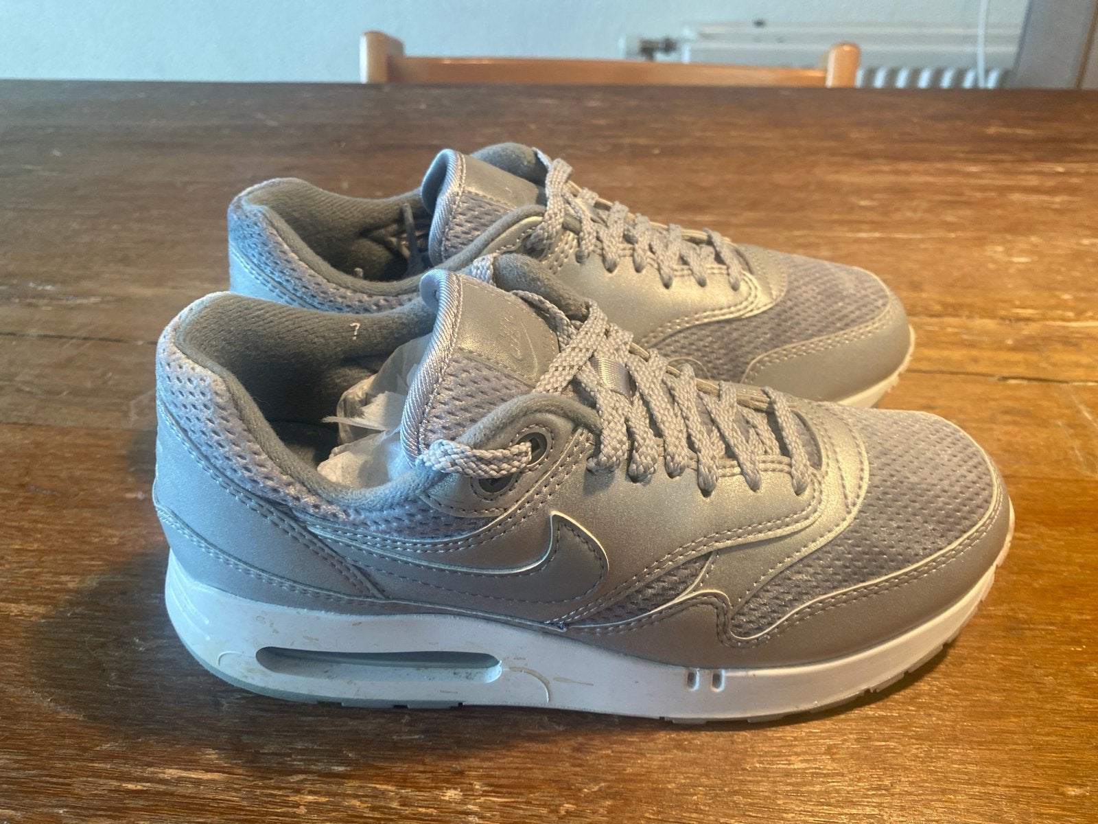 Nike Air Max 1 Sneakers - Grijs - Maat 40, Ophalen of Verzenden, Gedragen, Grijs, Sneakers of Gympen