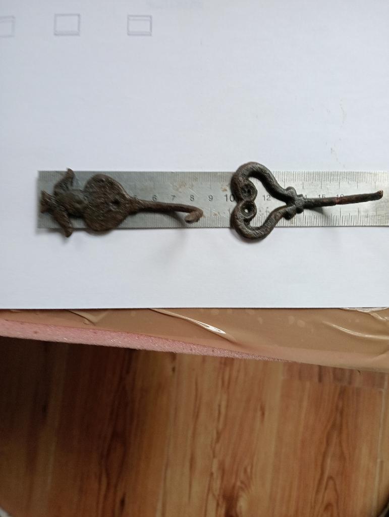 2x 17eeuwse Rijtuig bronze Kledijhaken, Ophalen of Verzenden, Brons