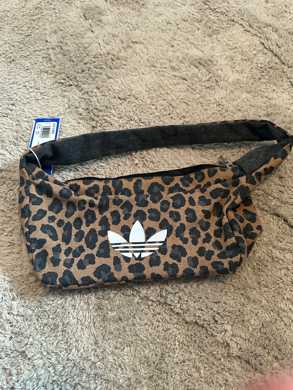 Adidas Leopard Print Schoudertasje - Nieuw met label, Ophalen of Verzenden, Nieuw, Bruin, Schoudertasje