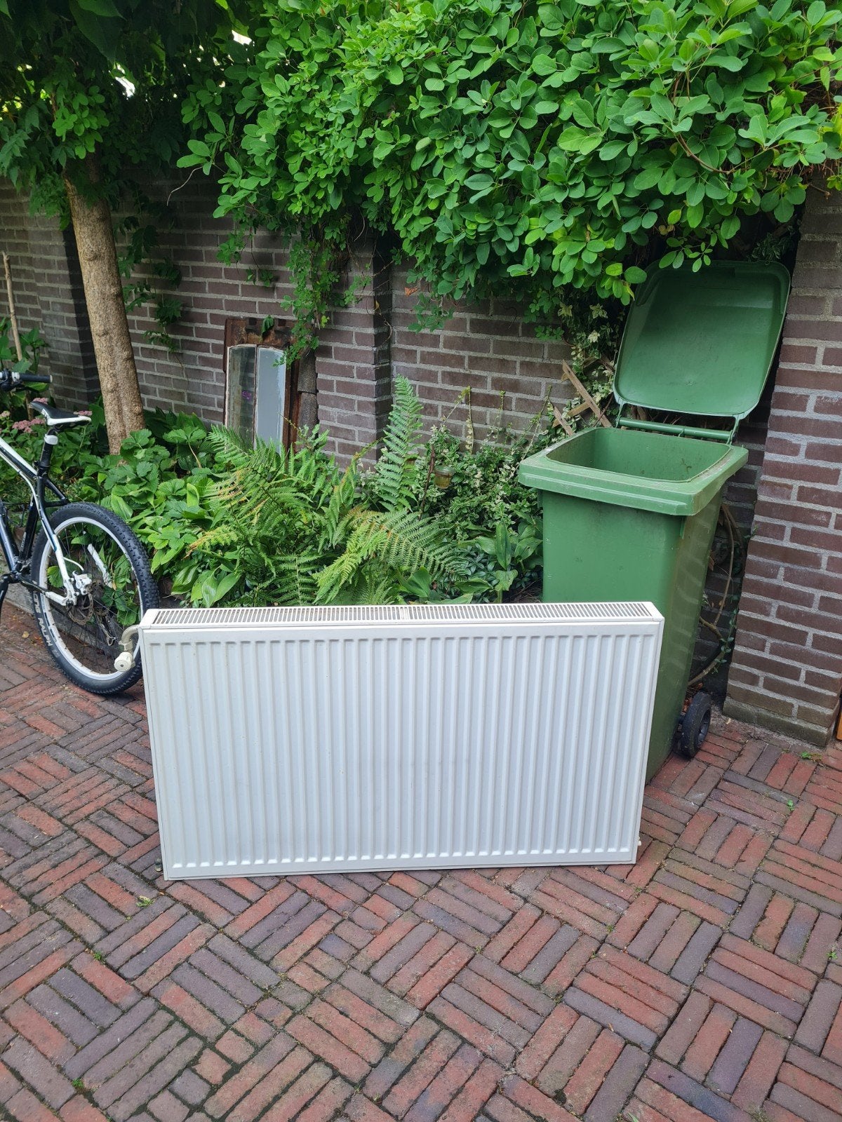Radiator 70x120 cm - Prima staat, kan nog jaren mee!, Doe-het-zelf en Verbouw, Verwarming en Radiatoren, Ophalen, 30 tot 80 cm