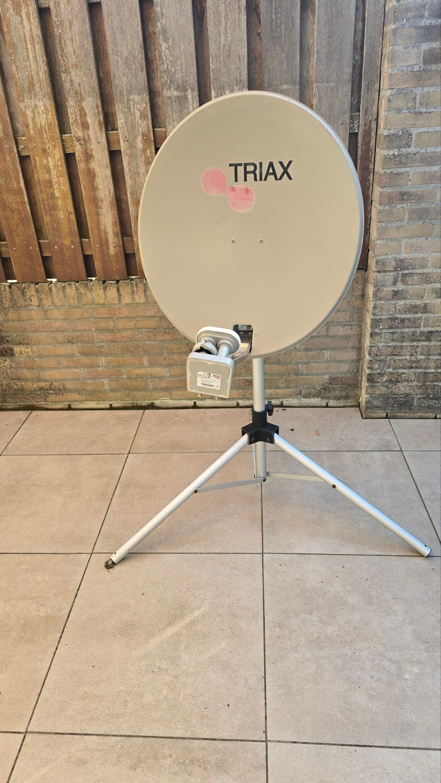 Triax schotelantenne met statief en Duo LNB, Ophalen of Verzenden, Gebruikt, (Schotel)antenne, Overige merken