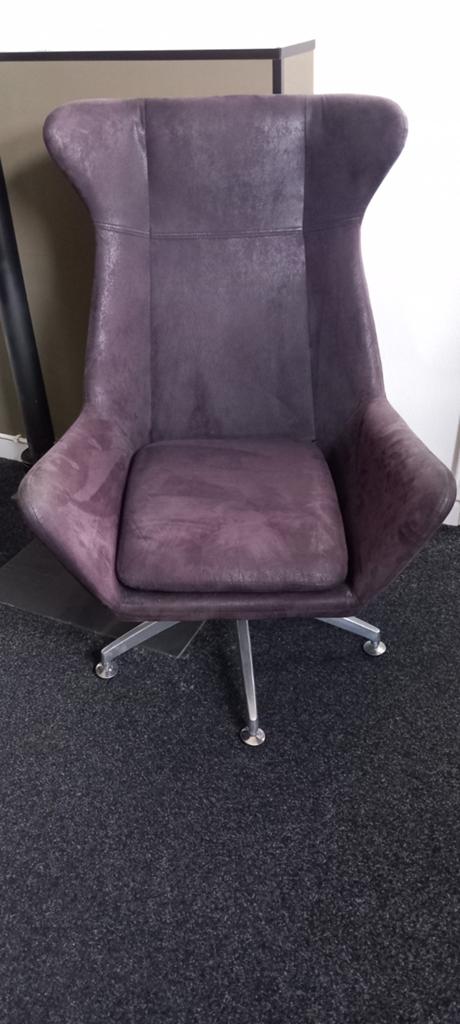 2 Draai/Kiepstoelen Zwart/Bruin, Huis en Inrichting, Fauteuils, Ophalen, Gebruikt, Minder dan 75 cm, 50 tot 75 cm