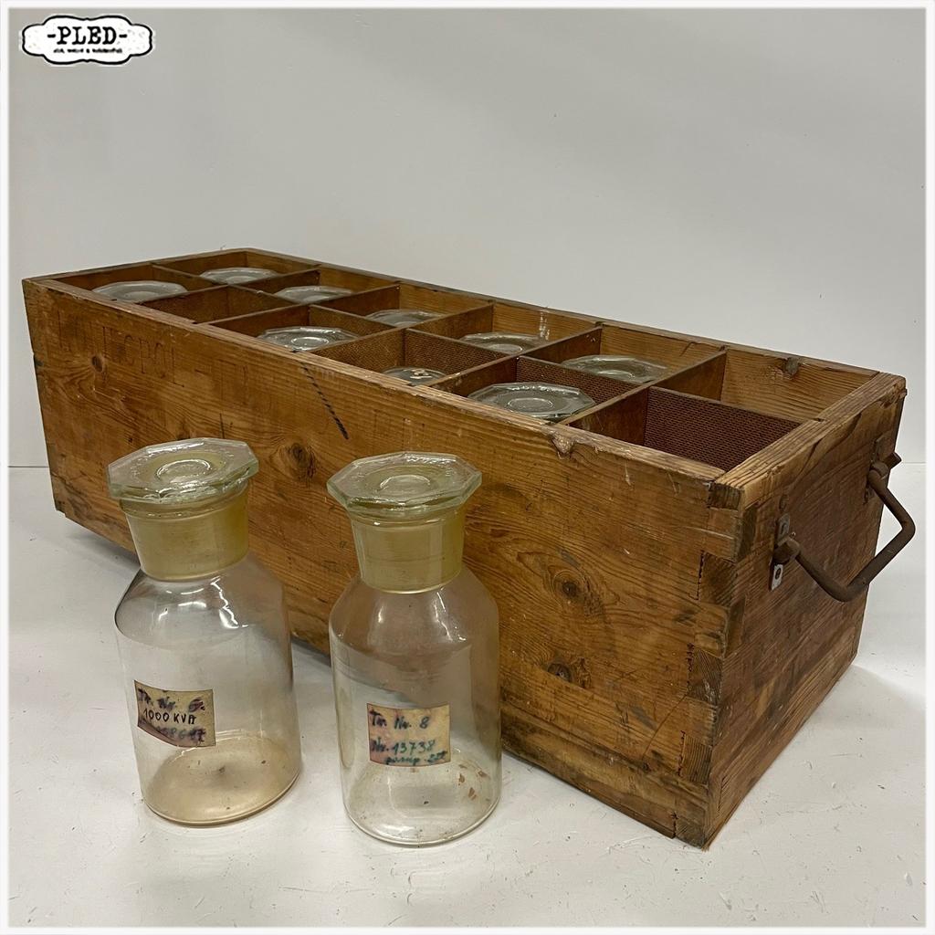 Oude krat Kist met medicinale glazen potten Flessen, Antiek en Kunst, Ophalen