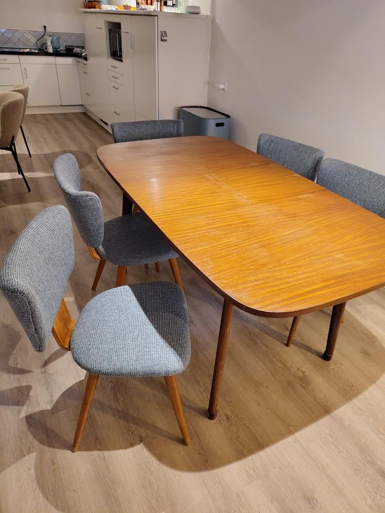 Mid-century eettafel met 5 opnieuw gestoffeerde stoelen, Ophalen