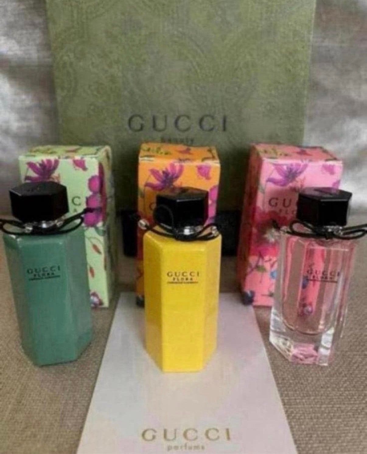 Set van drie Gucci edt miniaturen in groen Gucci tasje, Ophalen of Verzenden, Nieuw, Miniatuur, Gevuld