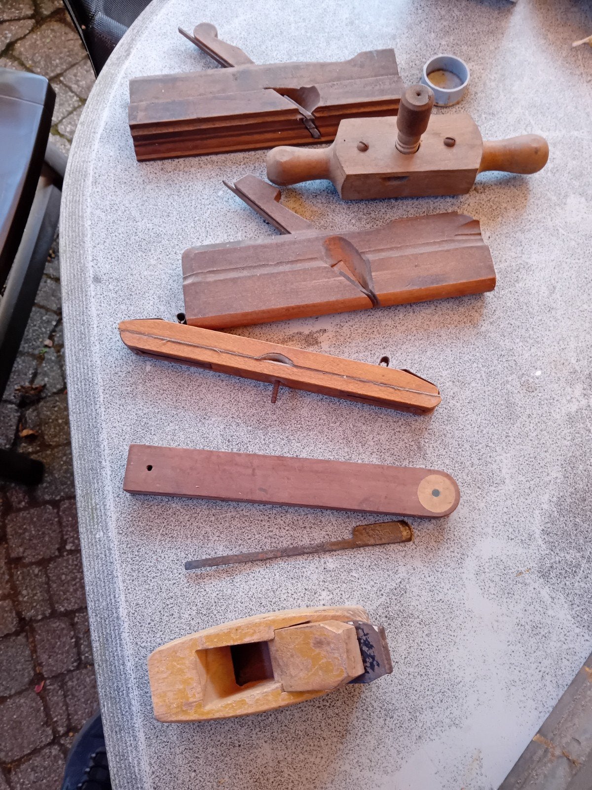 Diverse antieke houten schaven en gereedschap, Ophalen