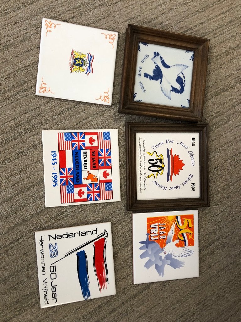 6 Bevrijdings tegels, Ophalen of Verzenden, Landmacht, Nederland