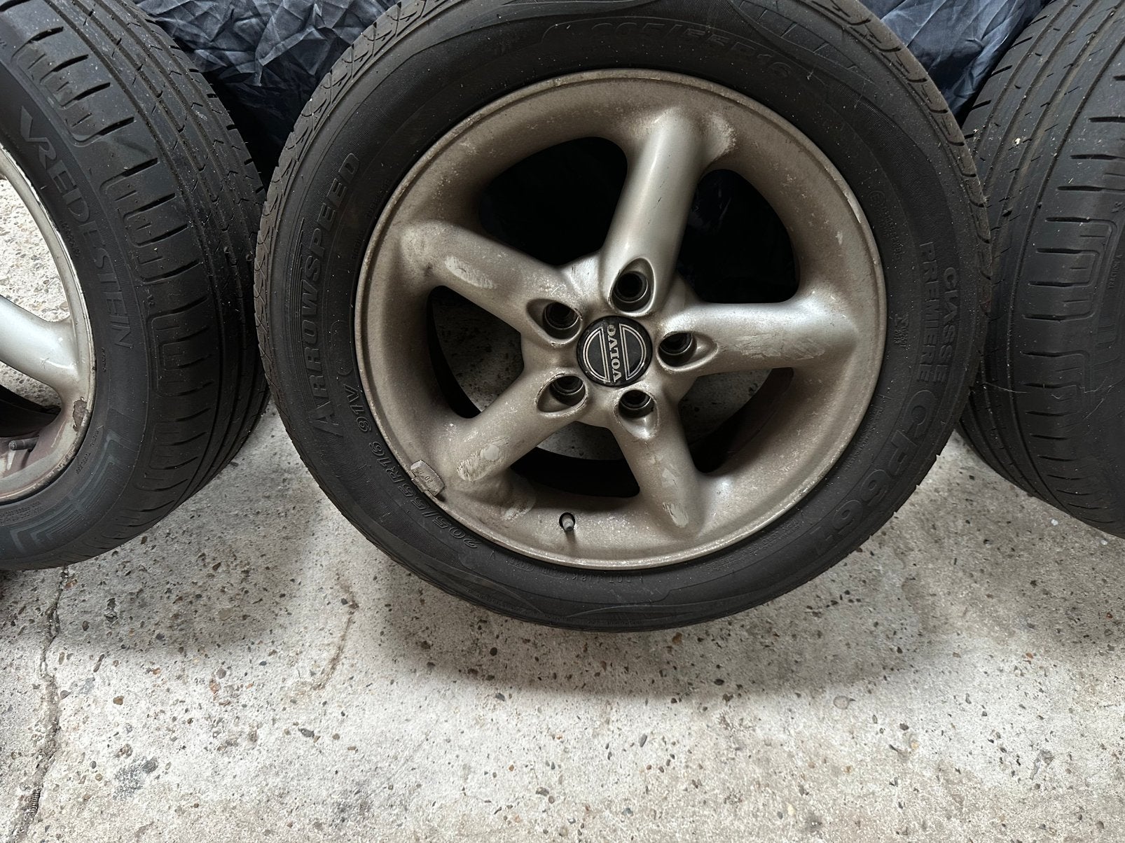 Volvo 850 T velgen met matige banden, Ophalen, Gebruikt, 16 inch, Banden en Velgen