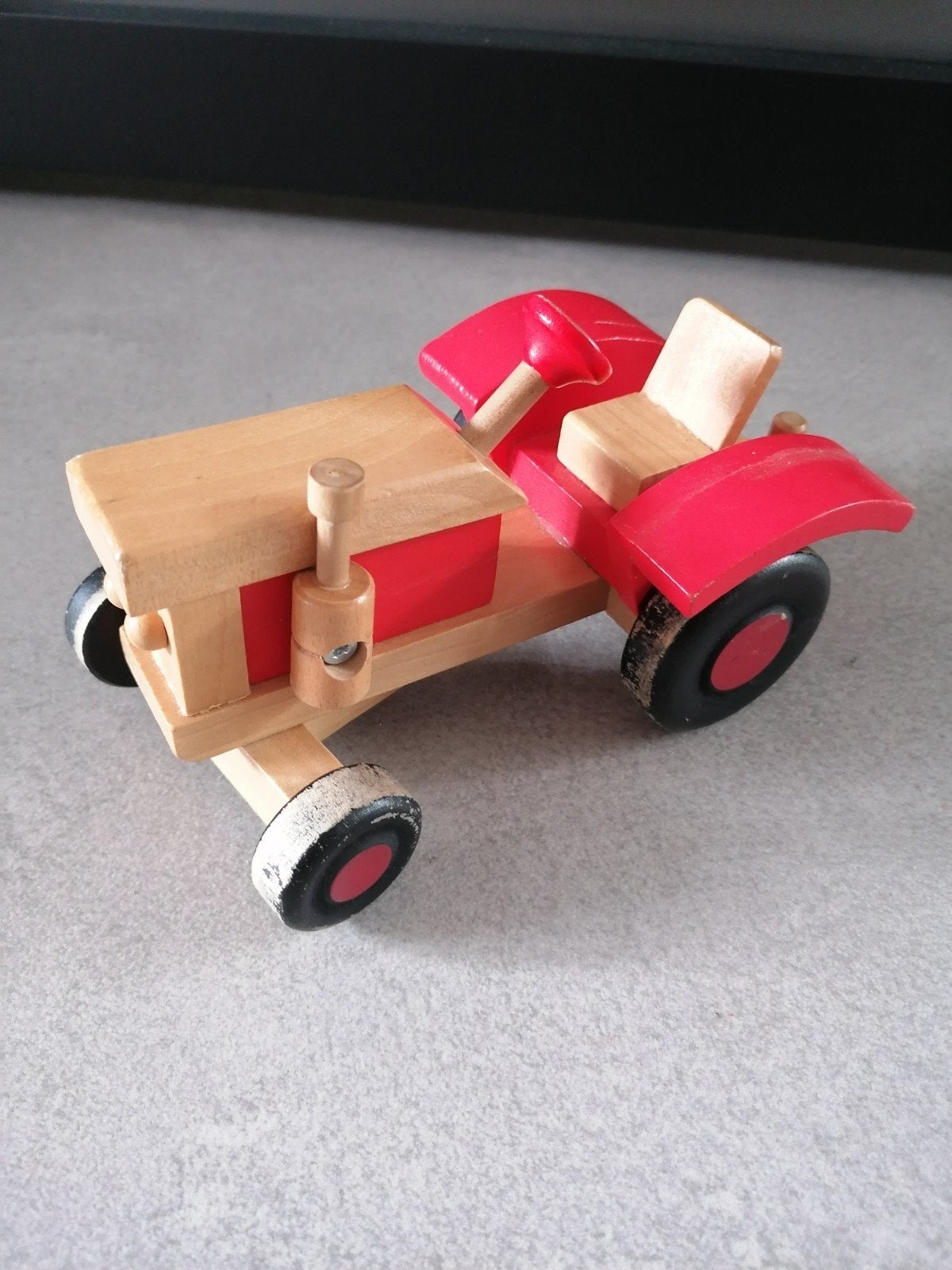 Houten tractor trekker rood en naturel hout, Ophalen of Verzenden, Gebruikt, Duw- of Trekspeelgoed